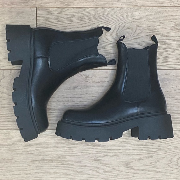 Pretty little thing platform leather boots - Picture 2 of 4